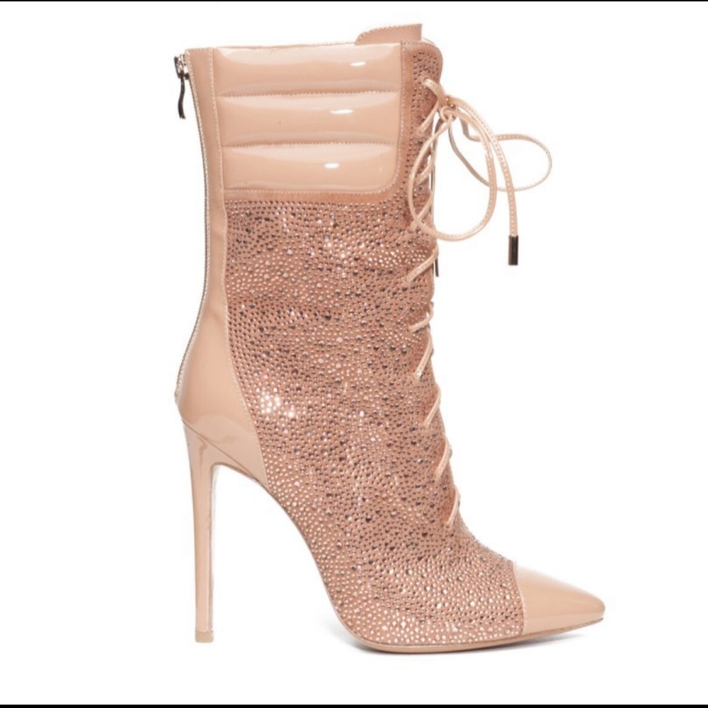 Sold Out Jennifer Le boots